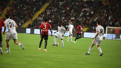 Beşiktaş ilk yarıda işi bitirdi
