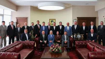 Sevindi’den Özel’e: Her Zaman Yanınızda Olacağız!