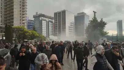 CHP Genel Merkezi Önünde Gerilim: İl Başkanlarına Biber Gazlı Müdahale