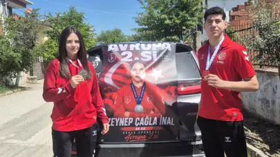 Amasyalı İkizler Minderde Tarih Yazdı