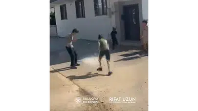 Suluova’da Su Arızası Çocuklara Eğlence Oldu