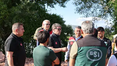 Vali Önder Bakan Taşkın Bölgesinde İncelemelerde Bulundu