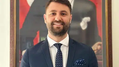 Merzifon'da Siyasi Transfer! Fatih Efecan Sevindik Yeni Parti'de