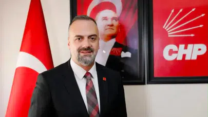 Küp’ten “Yeni Parti” Çıkışı: “Özgür Özel’le Yürümeye Devam Edeceğiz”