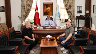 Ünlü Oyuncu Başkan Kargı’yla Buluştu