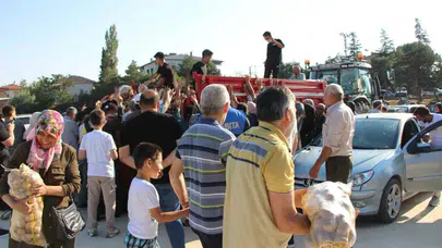 Amasya'da Genç Çiftçi 150 Bin Liralık Patatesi Ücretsiz Dağıttı!