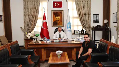 Merzifon Belediyesi’nde Ziyaretçi Yoğunluğu!