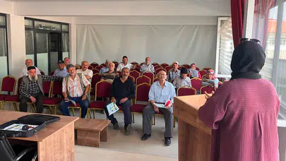 Taşova’da Çiftçilere B-Reçete Sistemi Anlatıldı
