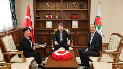 Amasya Valisi Önder Bakan’ın Makamında Yoğun Ziyaret Trafiği