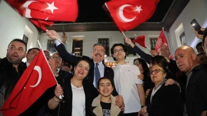 Merzifon’da Bayrak Göndere Çekildi