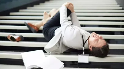 Rüyada Düşmek Ne Anlama Gelir? En Yaygın Yorumlar ve Psikolojik Analiz