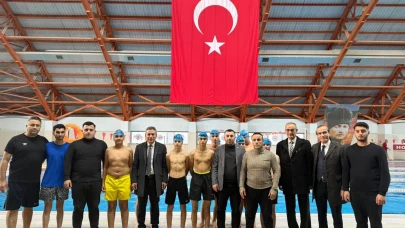 MHP Amasya’dan Yüzme Kursuna Ziyareti