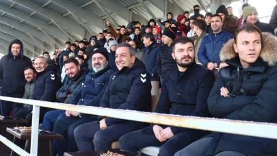 YUSUF ERDOĞAN SUNGURLU’DAKİ KARŞILAŞMAYI TRİBÜNDEN TAKİP ETTİ