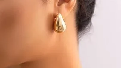 Kadınlarda 2026 Küpe Modasında Cesur ve Şık Dokunuşlar Moda Sahnesini Sarsıyor