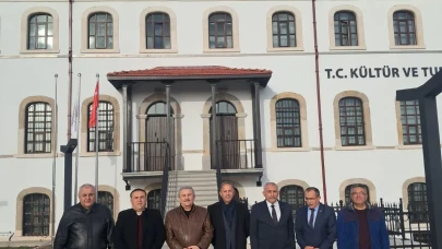 CHP Merzifon'dan Kütüphane'ye Ziyaret