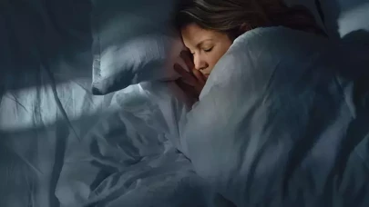 Ne ilaç ne bitki çayı… Yastık altına konan bu şey uyku kalitesini artırıyor