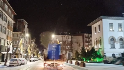 Merzifon’da Kar Mesaisi: Ekipler Gece Gündüz Sahada