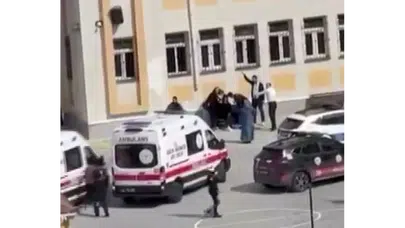 Lisede Dehşet! Bıçaklı Kavga Çıktı