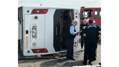 Yolcu Otobüsü Devrildi: 17 Yaralı!