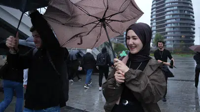 İstanbul’da olumsuz hava şartları nedeniyle okullar tatil edildi