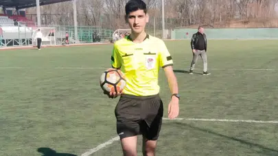 17 Yaşındaki Demir, Hafta İçi Stajda Hafta Sonu Sahada