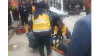 Feci Kaza! Otomobilin Çarptığı Yaya Yola Savruldu