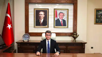 Vali Önder Bakan: Cumhuriyet Mirasına Sahip Çıkmalıyız