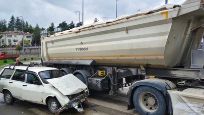 Kırmızı Işık İhlali Kazayla Bitti: 2 Yaralı
