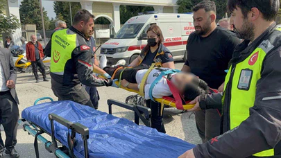 Otomobil ile Motosiklet Çarpıştı: 17 Yaşındaki Sürücü Yaralandı