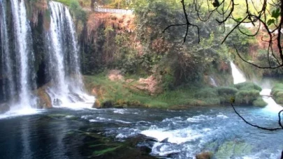 Rüyada Akan Su Görmek Ne Anlama Gelir? İşte Detaylı Rüya Tabiri