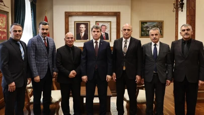 Amasya Valisi Önder Bakan, Yol-İş Heyetini Ağırladı