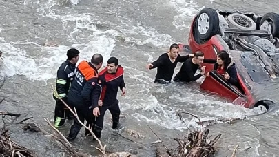 Yeşilırmak’ta Can Pazarı: Araç Nehre Uçtu, 3 Kişi Sağ Kurtarıldı