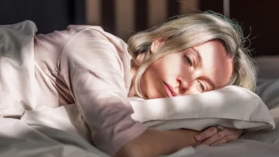 Sürekli Yorgunluk Alarm Veriyor: Geçmeyen Halsizliğin Nedenleri ve Uzman Uyarıları