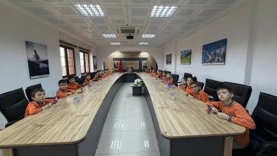 Gümüşhacıköy’de Minik Öğrenciler Kaymakamlıkta