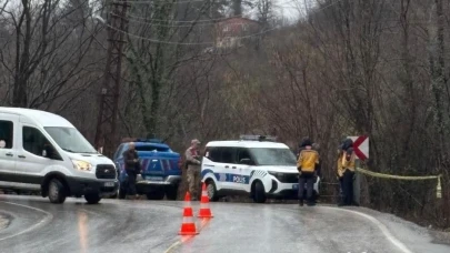 Bir kişi ağaçta asılı halde ölü bulundu