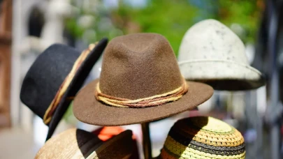 Rüyada Şapka Görmek Ne Anlama Gelir? İşte Dikkat Çeken Yorumlar