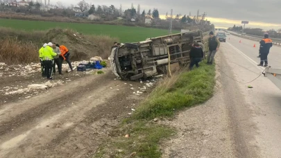 Amasya'da Şarampole Devrilen Kamyonette Mucize!