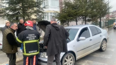 Suluova’da Araç Yangını Paniğe Neden Oldu