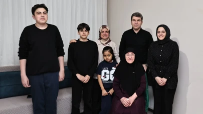 Amasya Valisi ve Eşi Ümmühan Teyzenin Sofrasında