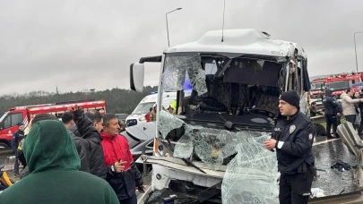 Polis Servisi Kaza Yaptı: 1 Şehit, 16 Yaralı