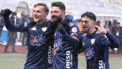 Lider Rekora Gidiyor