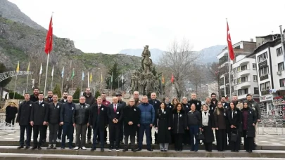 Serbest Muhasebeci Mali Müşavirler Çelenk Sunumu Yaptı