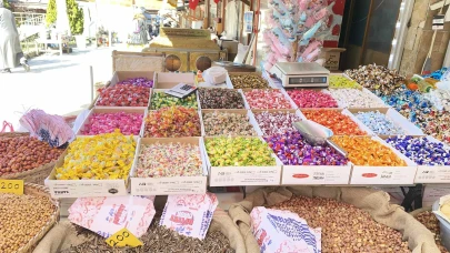 Merzifon'da Bayram Yaklaşırken Şeker ve Çikolata Tezgahları Hazır!