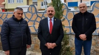 “Tek Ağaçlık Tören” Gündem Oldu