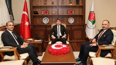 Amasya Valisi Bakan Turhal Kaymakamı Tepeli’yi Ağırladı