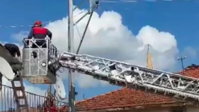 Çorum'da Çatıdaki Vatandaş Baygınlık Geçirdi, İtfaiye Kurtardı