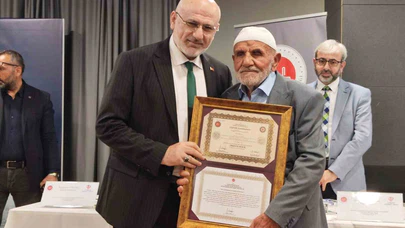 87 Yaşında Hafızlık Belgesi Aldı