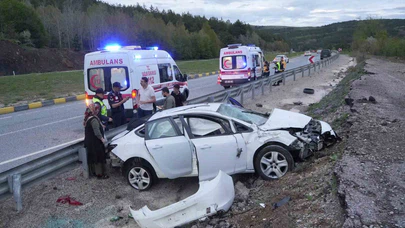 Feci Kaza: Lastiği Patlayan Araç Şarampole Yuvarlandı