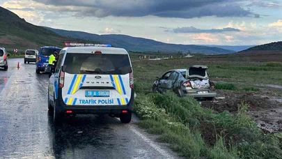 Takla Atan Otomobilde 2’si Çocuk 5 Kişi Yaralandı