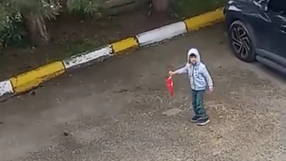 Yerdeki Bayrağı Görünce Bir An Bile Beklemedi